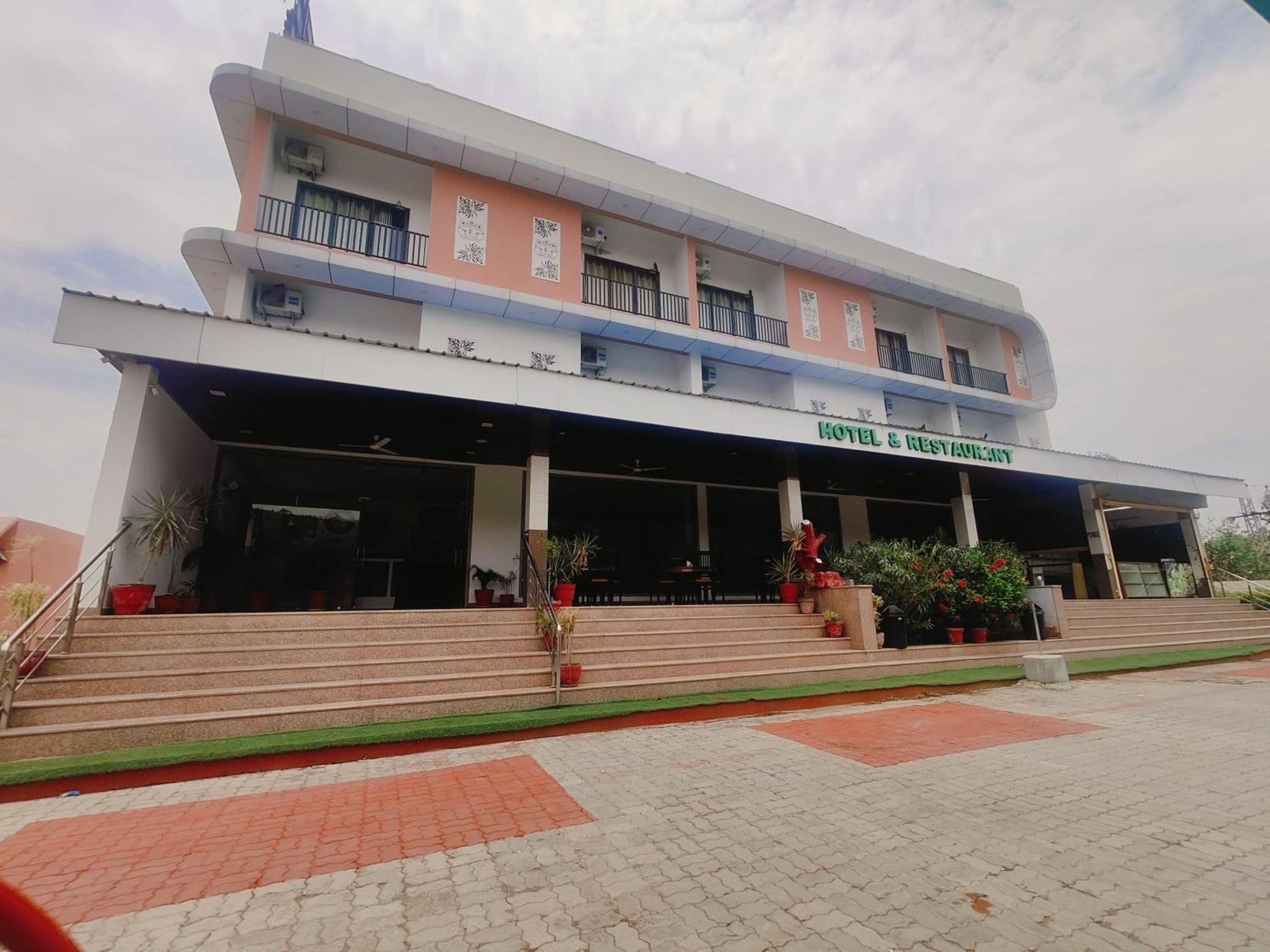 Hotel White Lotus Dungarpur Luaran gambar